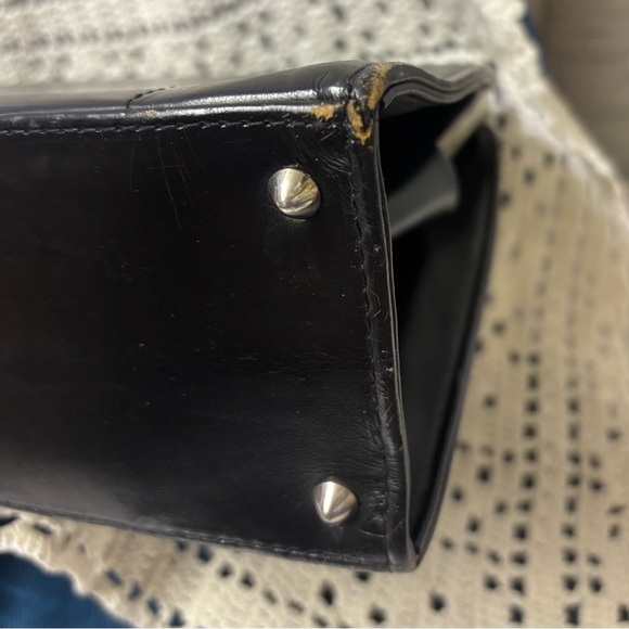 Elegant Vintage Black Leather Handbag/Purse - Picture 11 of 16